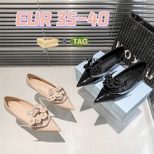 Hochzeitskleid Sheos für Frauen Aprikose Schwarze Flache Leder Damenschuhe Patent Blumen Applizes Ballerinas Flats Designer -Sneaker mit Box -Laobers Trainer Party