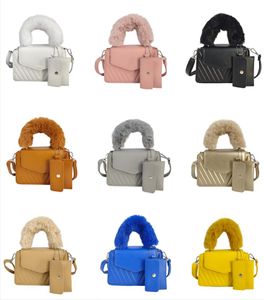 Kvinnors lyxdesigner Bag crossbody väska Diane Baguette Classic Rabbit Hair Handle Letter Handväska axelväska Tygväska