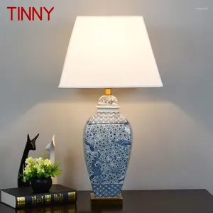 Lâmpadas de mesa Tinny Contemporary Blue Ceramictable Lâmpada Criatividade de luxo da sala de estar Estudo do quarto El Engineering Desk Light Light