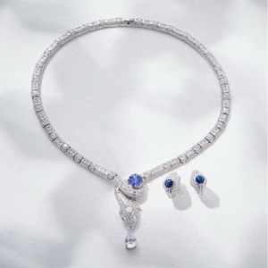 Collezione designer Set di gioielli in stile moda femminile intarsio trapezoide cubico zircone diamante blu moissanite serpente snakelike cranica set di orecchini
