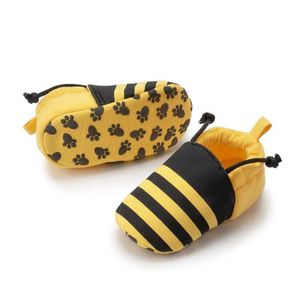 First Walkers Baby Unisex Cute Animal Bee Anti slip Soft Sole Baby Boys and Girls Shoes First Step Walker Newborn Baby Crib Shoes d240525