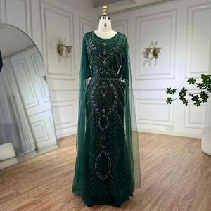Vestidos de festa serene colina hill dubai vestido de noite de sereia verde árabe com elegantes mangas de capa com miçangas de luxo para 2024 LA72562