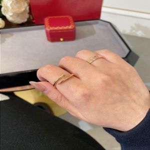 Luxus -Designerring dünner Nagelring Top -Qualität Diamantring für Frau Mann elektroplieren 18K Klassiker Premium Roségold Designer Ring F JBOH