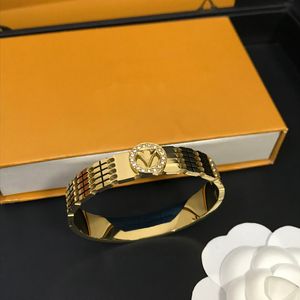 Luxury 18k Gold Plated 925 Silver Plated Bangle Brand Designer New Fashion High Quality Bangle Boutique Small Diamond Inlaid Luxury Bangle Box Birthday Party