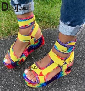 Doratasia 2020 New Ladies Platform Sandals INS Colorful Tendges Summer Women Women Party Whole Woman975747