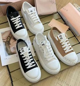 Designer skor kvinnor lyxiga casual skor läder snörning upp modeplattform sneakers vita svarta chaussures de espadrillessize 35-40