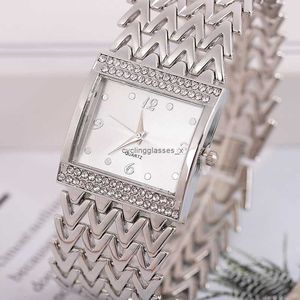 2024 Diamond Armband Watch Fashion Luxury Water Bar Dings Scales Trendy Womens Quartz