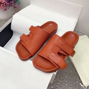 Tasarımcı Sandalet Terlik Erkekler Deri Sıradan Ayakkabı Yaz Plaj Ayakkabıları Kadın Siyah Kolaylık Ayak Posta Düz Slayt Kutu 570