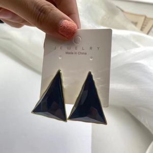 fashion schwarzgrün neuer Retro -Stil übertrieben geometrische Dreieck -Ohrringe für Frauen Girl Geschenke französische Modeschmuck Design Personalisierte Ohrringe Party