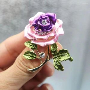 Broszki elegancki kwiat róży dla kobiet mody vintage emaliowane szpilki walentynkowe prezent na odzież