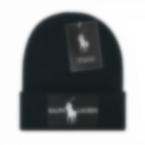 Ny designdesigner Beanie Classic Letter Sticked Bonnet Caps Olo för män Kvinnor Autumn Winter Warm Thick Wool Brodery Cold Hat Par Fashion Street Hats P8