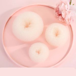 2024 Saç Bun Maker Donut Sihirli Köpük Sünger Kolay Büyük Yüzük Stil Araçları Lady Style Aksesuarları Şık Saç Çörek Maker için