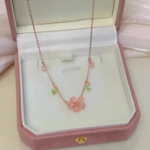 Colares de pingentes de charme romântico colar de flor de cerejeira rosa para mulheres coreanas de zircão de flor de clavícula de festa de joias de joias gargantilha presente