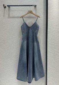 Взлетно-посадочная полоса 2024 Новая летняя осенняя спагетти ремешок для модных дизайнерских платьев бренда такого же стиля платье 0525-3
