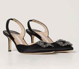 أعلى جودة الجودة الصيفية Hangisli Satin Sandals أحذية سيدة Slingbacks الأنيقة اللامعة الساتان الكريستال المجوهرات الإبزيم