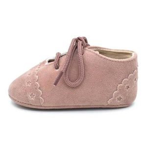 First Walkers Buty dla niemowląt Anti Slip Noworodka T-Tie First Walkers Brand Retro Rubber Sole Girls and Childrens Laces Sofe Sole D240525