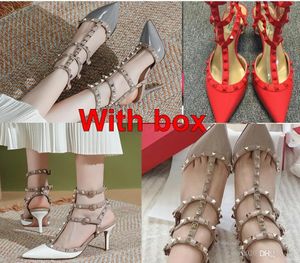 Designer Sandals Donne's Woman Raight Rivet Pumpe puntate di punta di gladiator scarpe eleganti tallone vera pelle