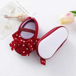 J9O2 First Walkers Leisure baby walking shoes anti slip soft soles cute bow newborn princess wedding childrens first d240528