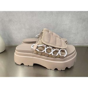 Sandały designerskie złotobelowe kobiety Kapcie platformowe Sandał Sandał Chunky Beach Eva Slajdes Dad Golden Glow Mules Waterproof Comfort Róż Rozmiar 35-40 2024