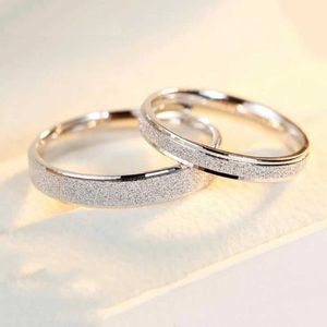 カップルリング高品質のシンプルなフロストステンレススチール愛好家リング4mm 6mm幅の銀色の結婚指輪ジュエリーS2452455