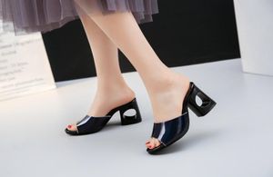 Summer Women Slippers Peep Toe Designer Rubber Hollow Heel Slides Sandal Gold Black Silver Fashion Shoes Beach Flip Flops Flower B2646263