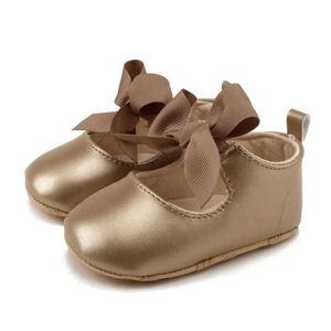 1UHJ First Walkers Buty dla niemowląt pu anty ślizganie się bok księżniczki sukienki dla niemowląt buty do chodzenia butów D240527