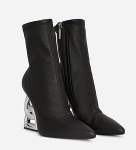 탑 우아한 브랜드 디자이너 여성 Keira Ankle Boots Charm Lollo High Heel Boot Lady Black Walking Shoe EU35-43과 함께 체인 Charm Lollo High Heel Boot Lady Black Patent Leather Booties