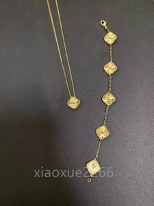 Klassisk designer halsband klöver halsband designer för kvinna lyx 18k guld pläterad designer smycken halsband valentin dag jul presentkombination