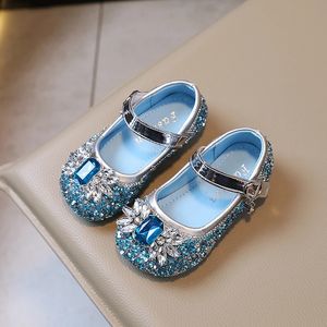 Flickor Rhinestones Princess Shoes Mary Jane Baby Girls Blue Bling Crittal Wedding Shoes Designer Dance Shoes 3-12y Autumn Spring 240524