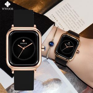 Orologi da polso Wwoor Top Women Fashion Watch Black Orologio Silicone Ladies Square Quartz Orologio Eleganti Orologi da polso 277A