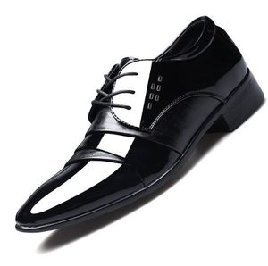 Sapatos de couro para homens sapatos homens casuais vestido respirável sapatos de couro negócios Inglaterra cor de cor sólida de moda respirável sapatos de casamento baixo para meninos Partys Boots 38-48