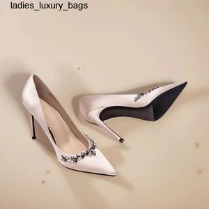 Neue Frauen Designer Fersenkleid Schuhe Luxus High Heel Designer Schuh Runde Spitze Zehen Pumps Hochzeitsklassiker Modemarke Damenschuh Schuhe