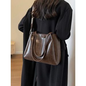 WomenAutumn and Winter Fashion Soft Leather Shourdle underarm Bag Retro Easy Matching Tote 240520