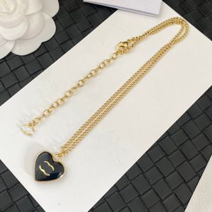 Luxury 18k Gold-plated Necklace Brand Designer New Black Heart-shaped Pendant Necklace Fashionable Charming Womens High-quality Necklace With Box