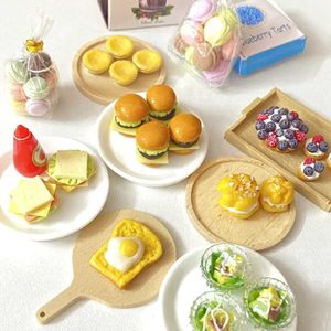 Le cucine giocano cibo 1 12 Mini Burger Mini Fruit Insalata è un accessorio per giocattoli da gioco per Bryce Babis OB11 BJD BOLL CHOUSE DA CUSCINE D240525