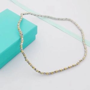 Klassisk designer halsband hänge kedja enkla lyxiga smycken damer designer halsband guld kors zirkon kort halskedja damer smycken halsband gratis frakt