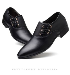 Классическая одежда для ботинок на черных кожаных туфлях мужчина плюс размер точечные ноги деловые повседневные мужчины.