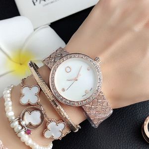 Modemärke tittar på kvinnor Girls Crystal Style Metal Steel Band Quartz Wrist Watch P72 268R