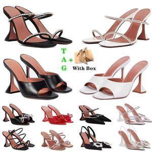 웨딩 드레스 슈즈 8cm Begum Bowknot Butterfly PVC 펌프 하이힐 Amina Muaddi Diamond Shine Sandals Rhinestone 투명 여성 Crystal Shoe