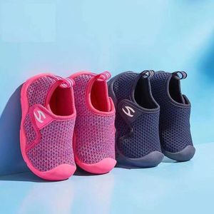 Pierwsze spacerowiczowie Gubarun Toddler Boys Girls Sneakers Kids Lekkie buty tenisowe oddychające Q240525