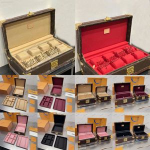 COFFRET POLYVALENT COSMETIC CASE Designer Bags Volt Leather Box 8 Mens Watch Organizer Jewelry Boxes Fashion Women Rings Case Case 3db5