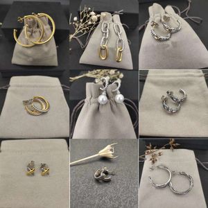 Stud Pearl Earrings Hoops Wholesale Crystal Rhinestone Geometric Fashion Wedding Jewelry Dingle Earring Designer för kvinnor