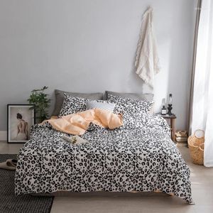 Bedding Sets 2024 Set Black-and-white Leopard Print Bed Linens Fashion Bedsheet Duvet Cover Fitted Sheet Pillowcases Cotton