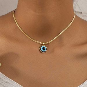 Pendant Necklaces Fashion Round Evil Eye Pendant Blade Necklace for Women Simple Snake Clavicle Chain Choker Collar Turkish Jewelry Lucky Gift Q240525