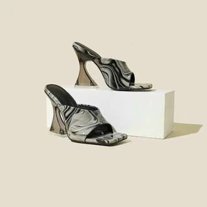 Transparente Absätze hohe seltsame Sandalen Tarnung Frau Pantler Square Toe Mules Lady Pumps Objektträger 67c