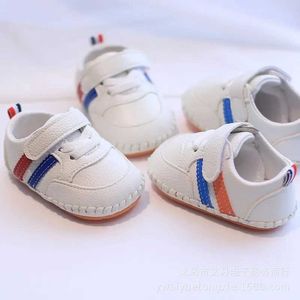 Pierwsze Walkers Baby Fashion Sneakers Boys Dziewczęta Koronkie płaskie buty Toddlery oddychające i nie poślizgowe First Walker 0-12 miesięcy D240525