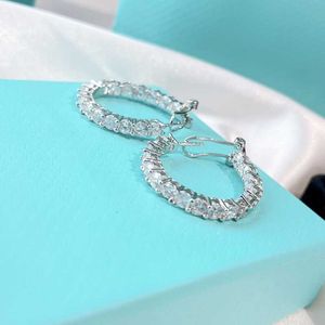 Designermärke S925 Sterling Silver Single Row Diamond Earrings Light Luxury Ear Spuckles High Carbon for Women
