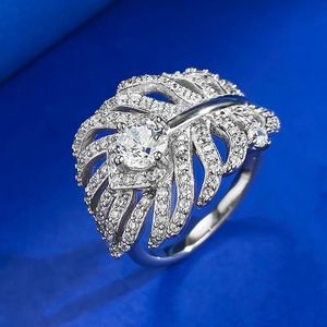 Handgjorda fjäder Moissanite Diamond Ring Real 925 Sterling Silver Party Wedding Band Rings for Women Engagement Jewelry Gift Troc
