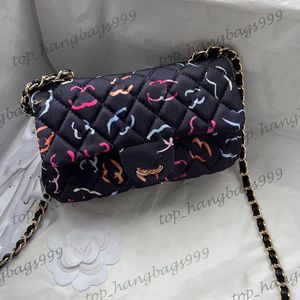 24ss mini grafiti klasik c flep kapitone omuz çantaları altın metal donanım matelasse zincir crossbody el çantaları dimi yumuşak yün baskılı kumaş çantası 20cm/25cm