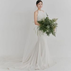 Koreansk stil lång elfenbens crepe bröllopsklänningar sjöjungfru elegant öppen rygg vestido de novia svep tåg trumpet brudklänningar för kvinnor